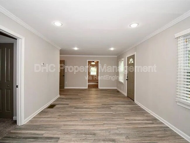 Building Photo - 1394 Alverado Way