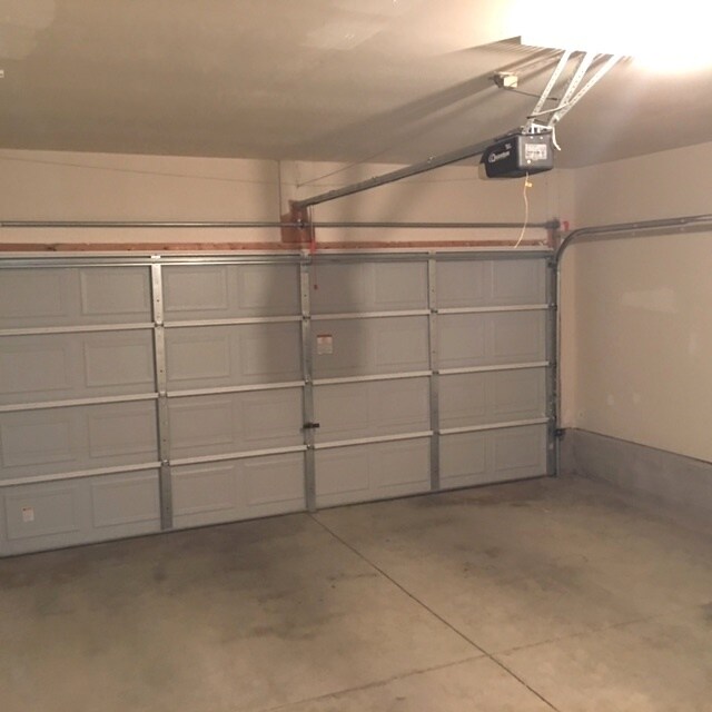 Building Photo - Tates Creek Village. 1st Floor Master BR!  260204