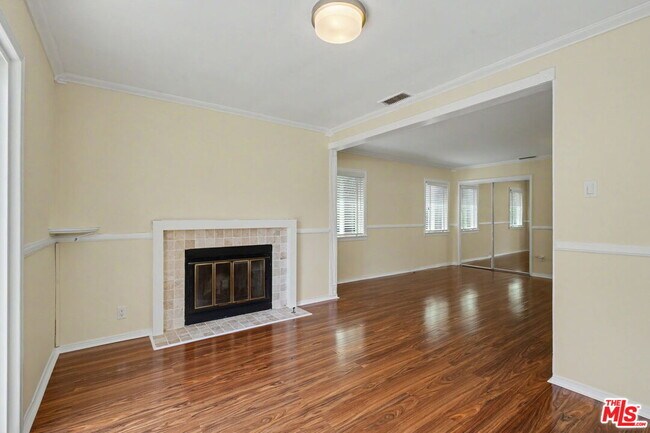 Building Photo - 3542 Greenwood Ave