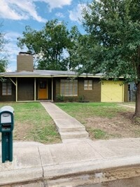 Building Photo - Single Family Home on Sycamore