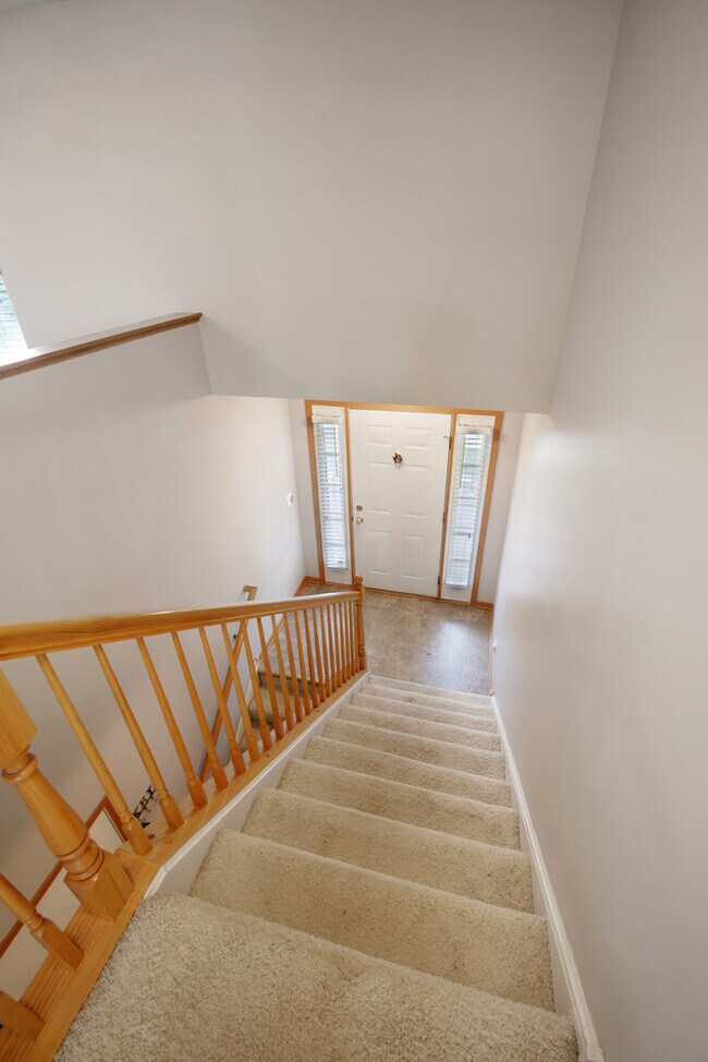 Building Photo - 2614 Loren Ln