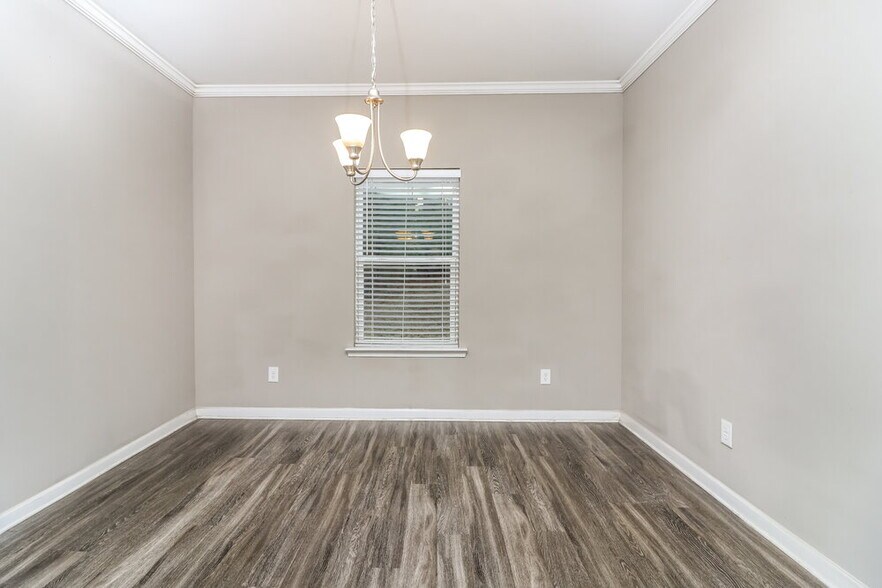 Building Photo - 679 Fieldcrest Dr