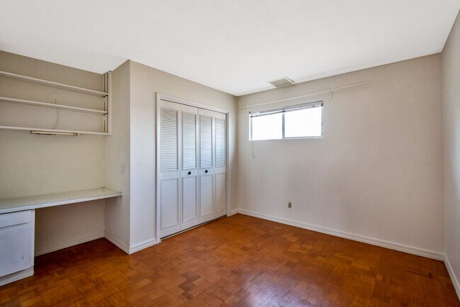 Building Photo - 6-Bedroom Residence Featuring Pool, Turf Yard & 2-Car Garage