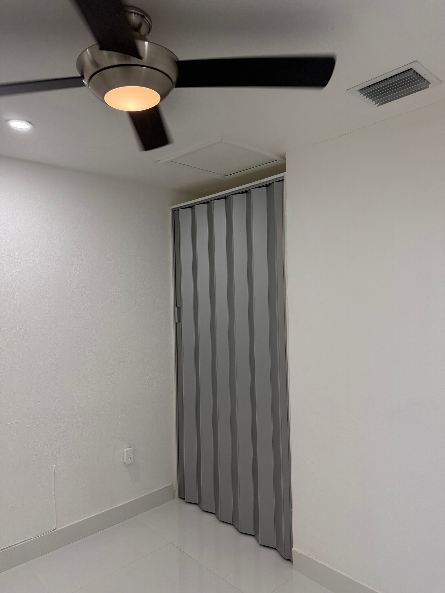 Building Photo - 7311 NW 1st Ct