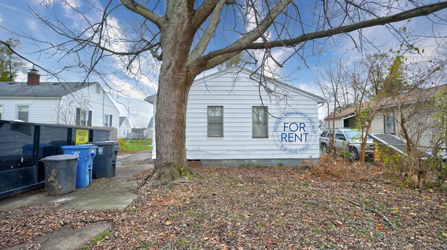 Building Photo - 4409 Cuthbertson St