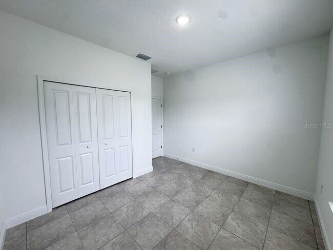 Building Photo - 6142 SW 154th Place Rd