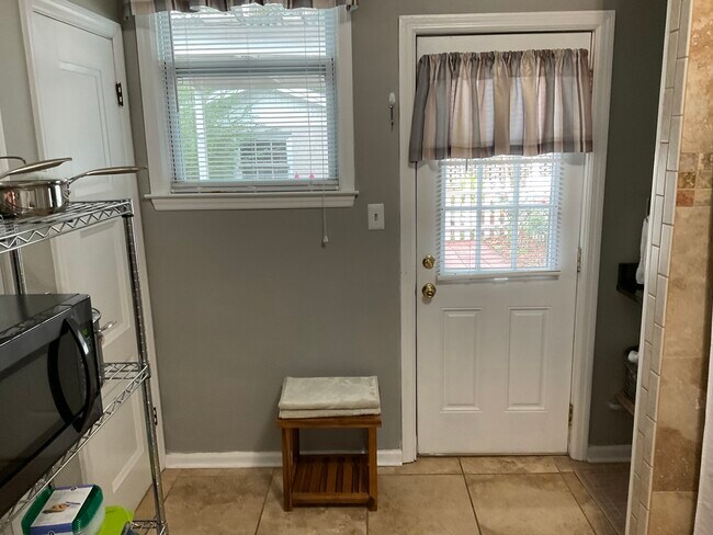 Building Photo - 30 E 67th St