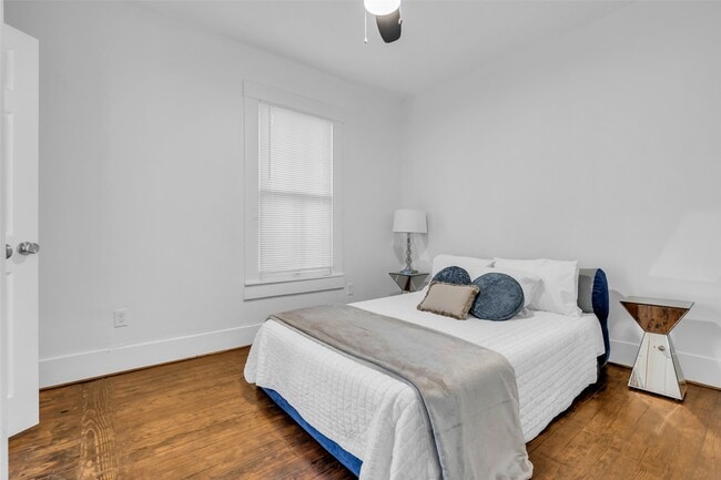 Building Photo - 611 Harvard St