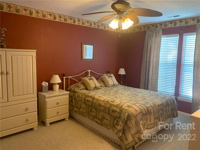 Building Photo - 19909 Henderson Rd