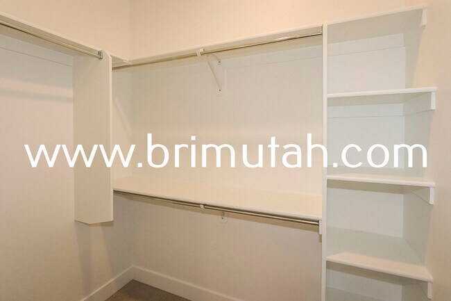 Building Photo - 9204 S. Holiday Bowl Court