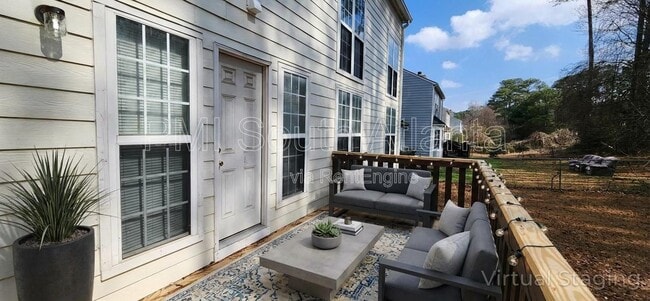 Building Photo - 2330 Burdett Ridge Dr