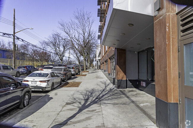 Walkway - 700 Manida