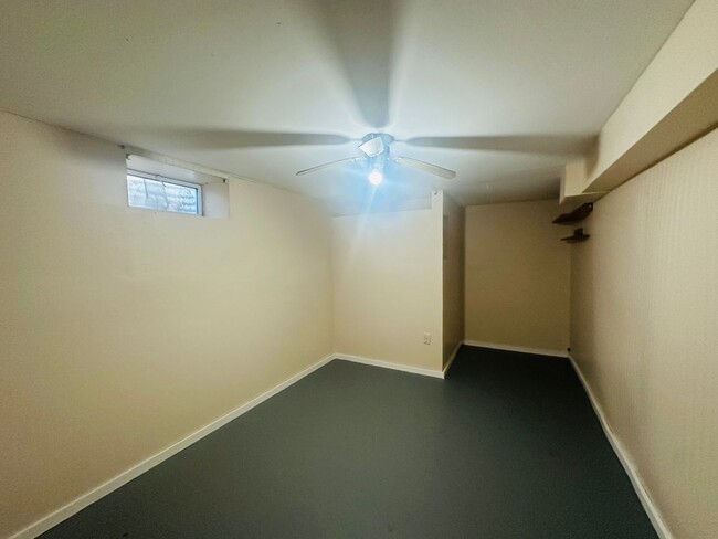 Building Photo - MOVE-IN READY !! BEAUTIFULLY  PROPERTY WIT...