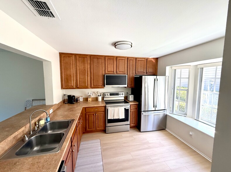 Fully Equipped Kitche - 924 Tillery Way