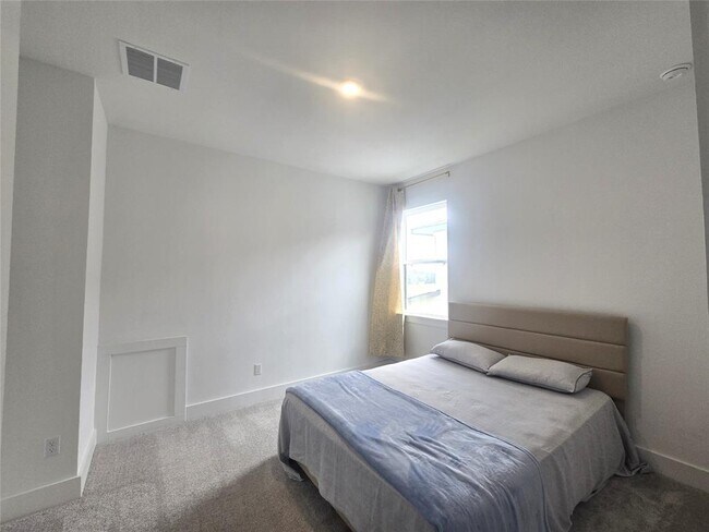 Building Photo - 124 Ribera Dr