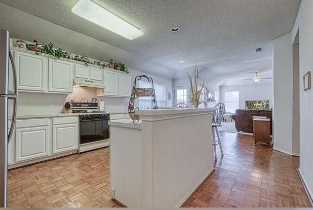 Building Photo - 1006 Blackenhurst Ln