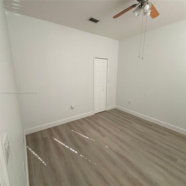 Building Photo - 12185 SW 125th Ct
