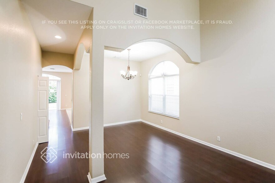 Building Photo - 1145 E Magnolia Cir