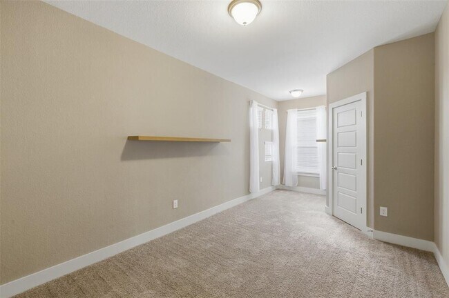 Building Photo - 7107 Mowbray St