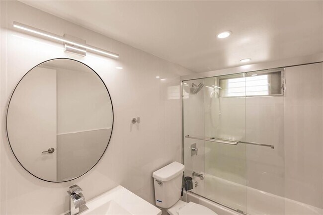 Building Photo - 4100 N 58th Ave