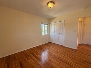 Building Photo - Kensington_Upper level Spacious 1Bed 1Bath reserved parking