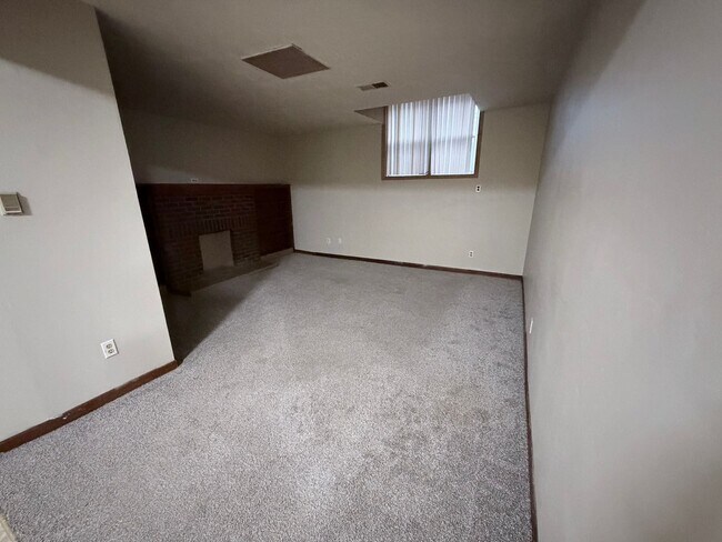 Building Photo - 2007 Nash St