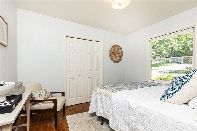 Building Photo - 1295 Lindenwood Ln NE