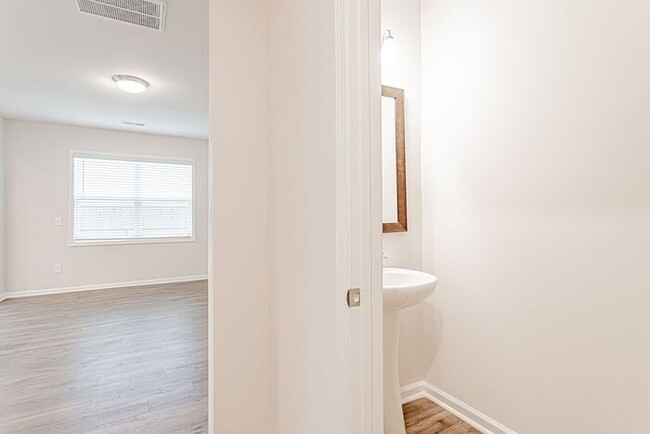 Building Photo - Brand New Townhome in Peachtree Park in Du...