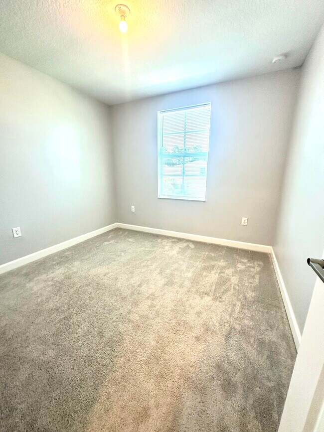 Building Photo - 4518 Dow Ln