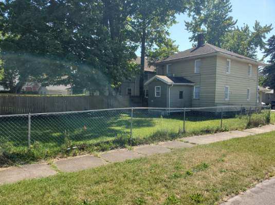 Building Photo - 802 S 28th St