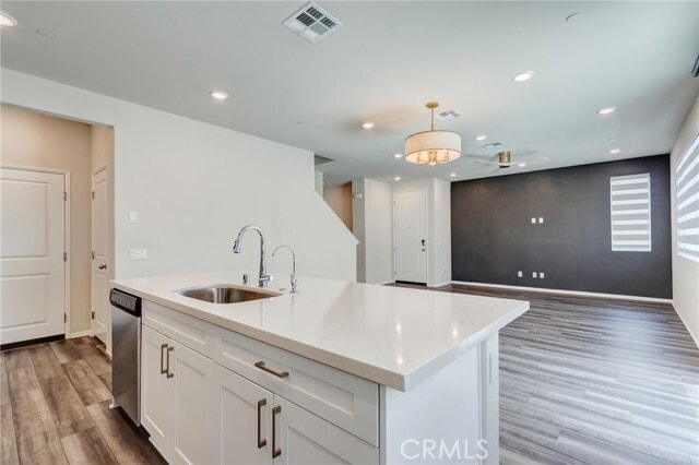 Building Photo - 36469 Shine Dr