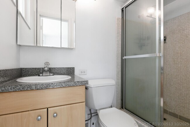 Building Photo - 2700 Banyan Rd