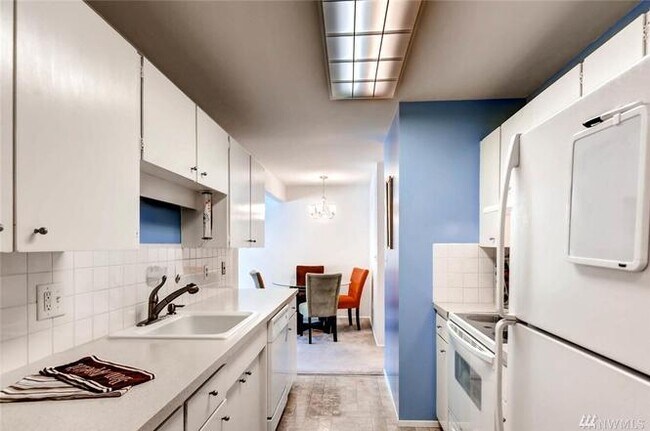 Building Photo - 5722 122nd Pl SE