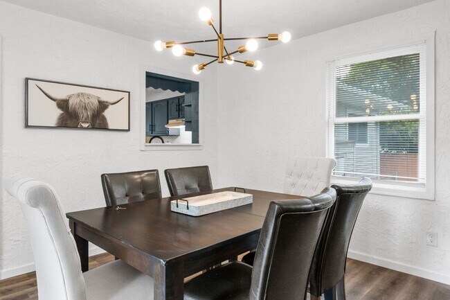 Building Photo - 11814 Flushing Dr