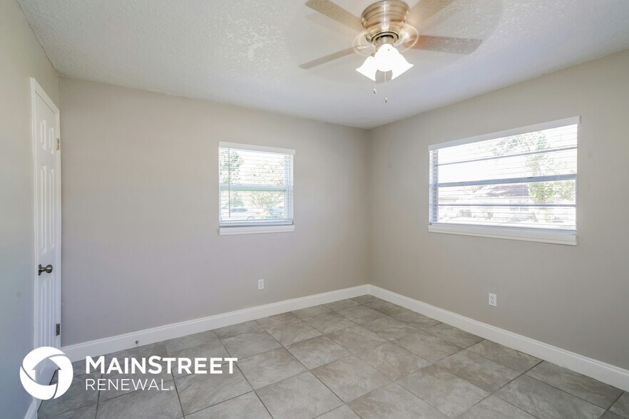 Building Photo - 1532 Ormond Ave