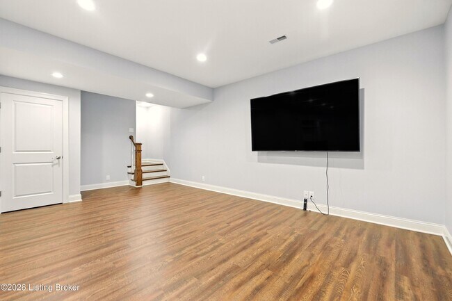 Building Photo - 8707 Featherbell Blvd