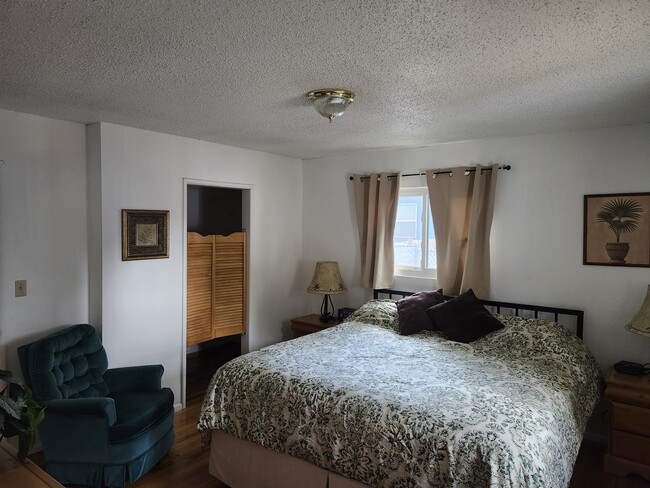 Building Photo - 851 Prescott Heights Dr