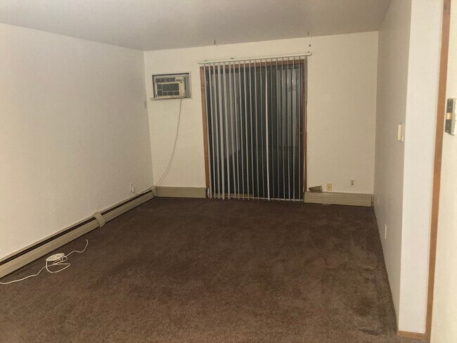 Building Photo - 10628 W Bobolink Ave