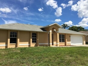 Building Photo - 8136 Egret Rd