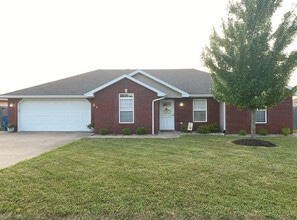 Building Photo - 110 Arnold Dr