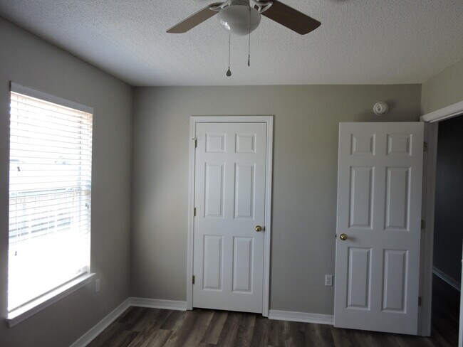 Building Photo - 4862 Leyland Ln