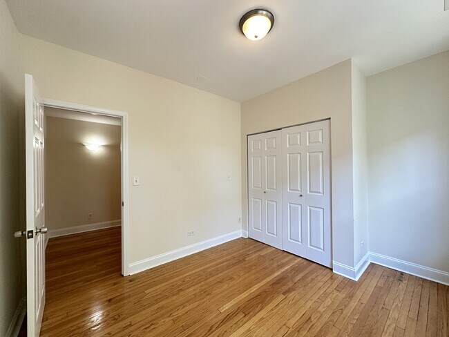 Building Photo - 3428 W Parker Ave