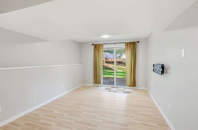 Building Photo - 4320 W Brookview Ct