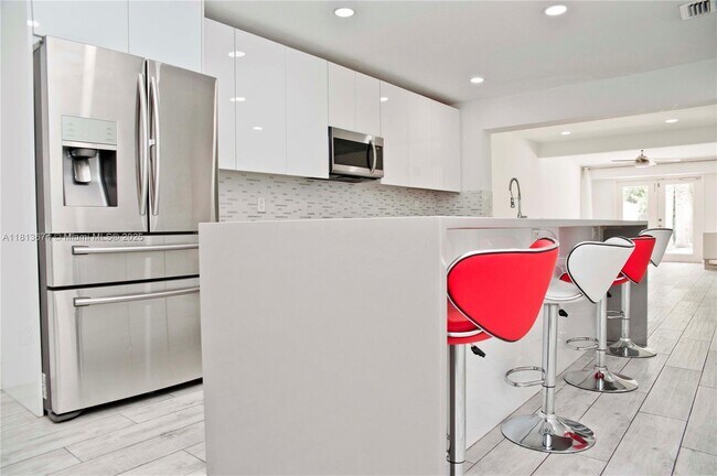 Building Photo - 1328 NW 93rd Terrace