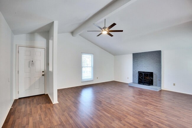 Building Photo - 8002 Croftwood Dr