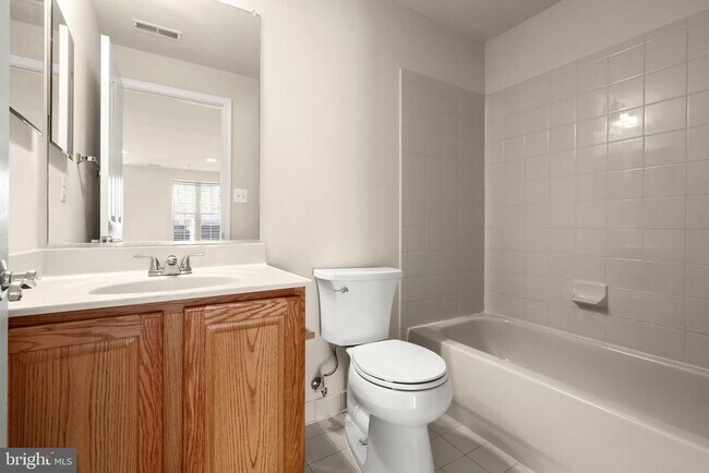 Building Photo - 618 Berwick Ct