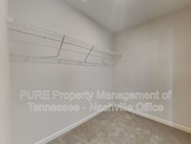 Building Photo - 400 Zeffer Ct