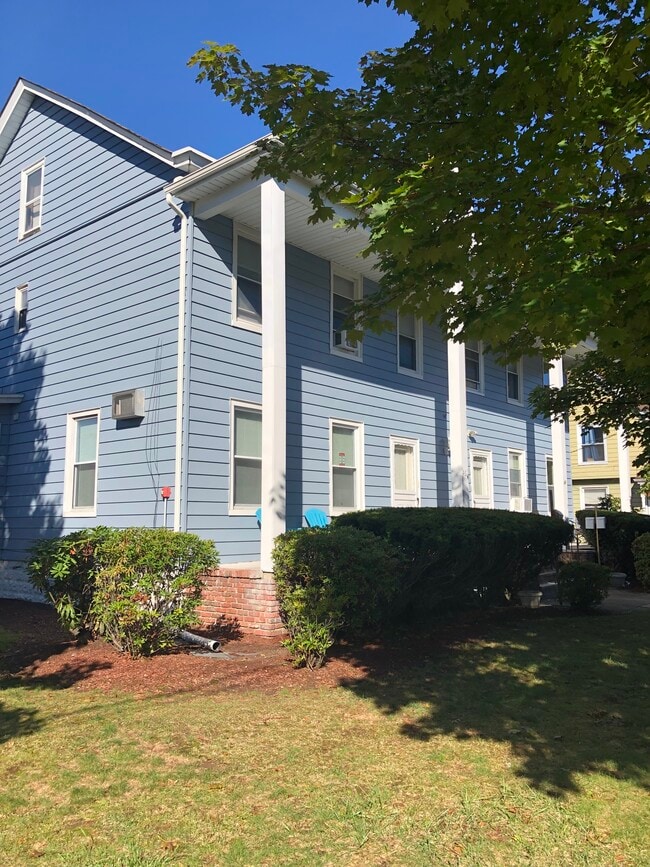 Building Photo - 44 Ramapo Ave
