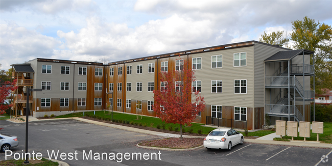 Building Photo - Creekside