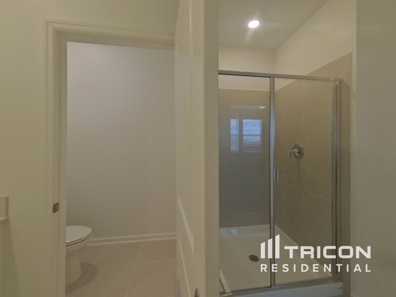 Building Photo - 2086 Rider Rain Ln